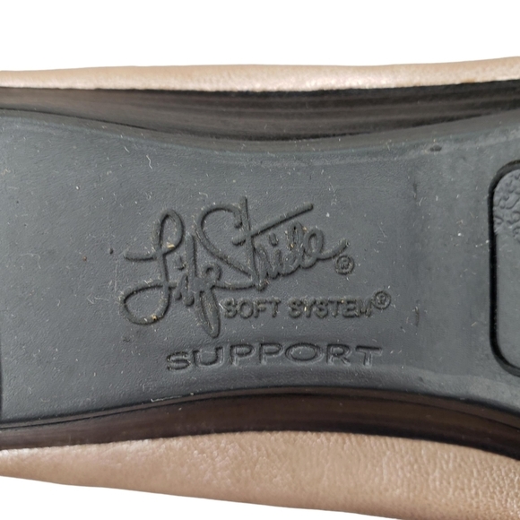 Life Stride | Brown Round Almond Toe Slip On Cushioned Wedge Flats Women's 6 - Picture 11 of 12